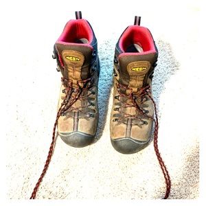 Keen safety toe work boots.